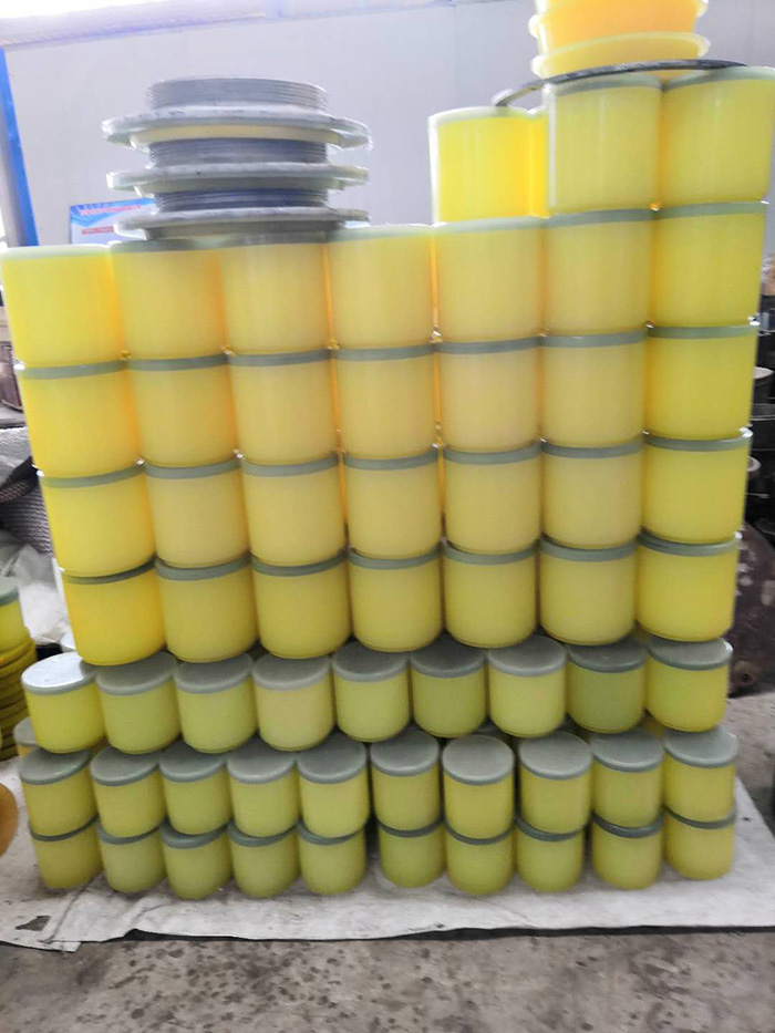 聚氨酯球磨罐的純度非常高不會污染樣品且磨損非常小成為研磨物料時的理想選擇